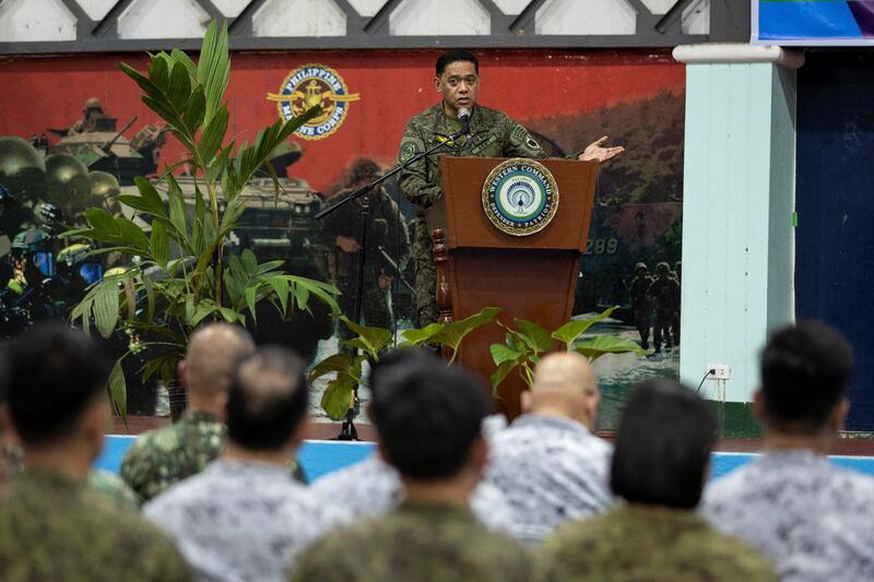 10-PH-US-CH-militia-1.JPG