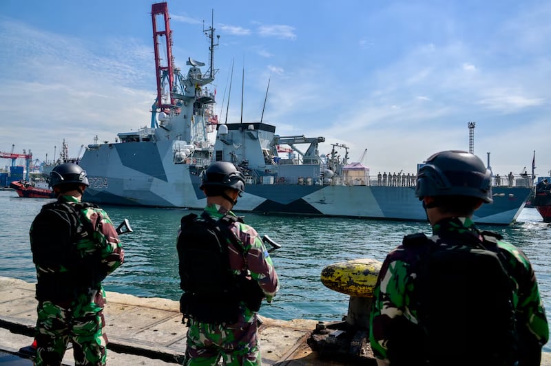 indonesian-navy-british-royal-navy-3.png