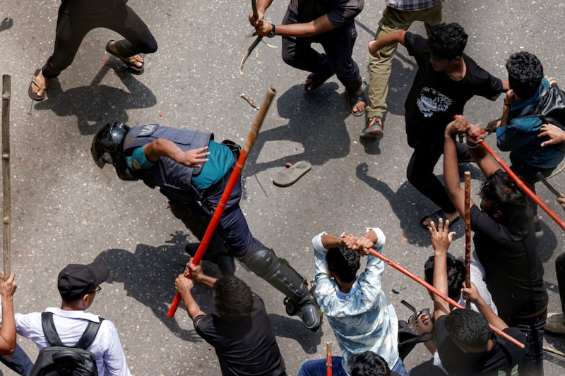 BD-3 2024-07-18T092001Z_2088058806_RC2IX8AE88P4_RTRMADP_3_BANGLADESH-PROTESTS.JPG