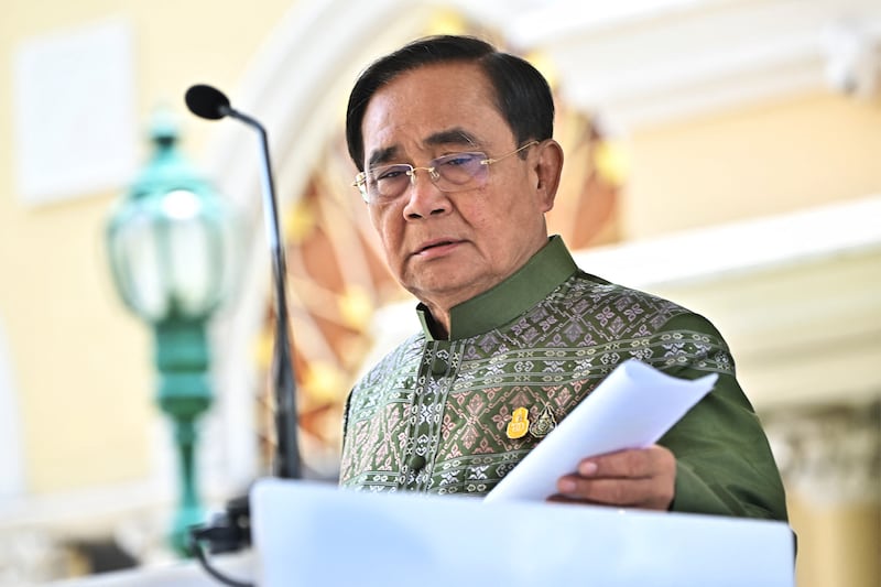 13 TH-Sretta-prayuth.jpg