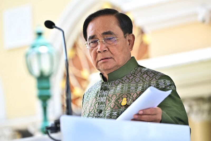 13 TH-Sretta-prayuth.jpg