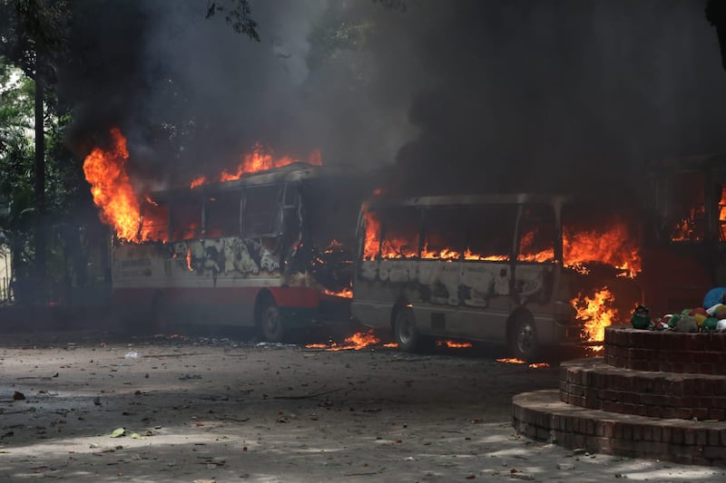 buses-burn-2-Aug4.jpg