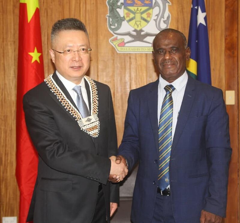PHOTO 1 PM-Manele-meets-H.E.-Qian-Bo.jpg